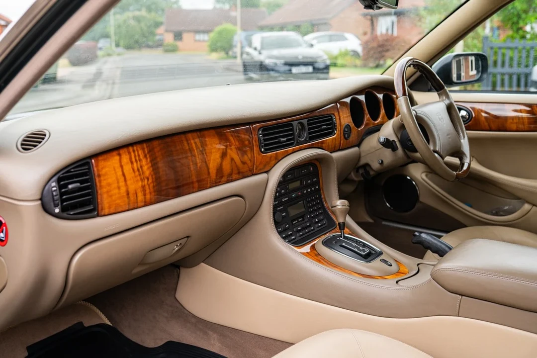 1998 Jaguar X308 XJ - Image 6 of 30