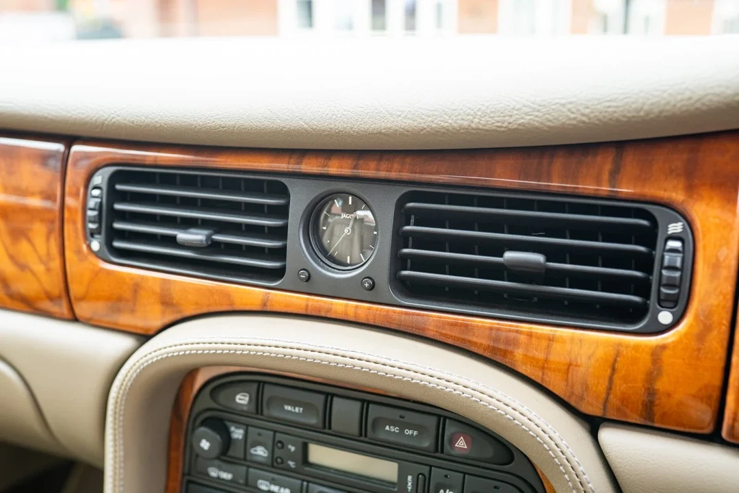 1998 Jaguar X308 XJ - Image 19 of 30
