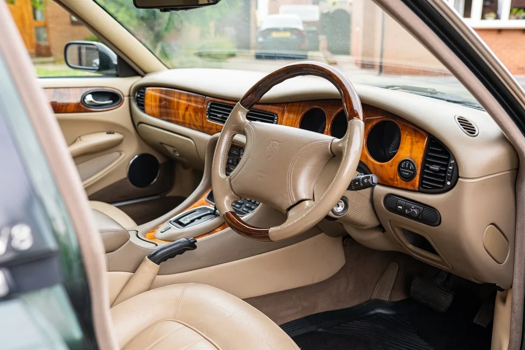 1998 Jaguar X308 XJ - Image 4 of 30