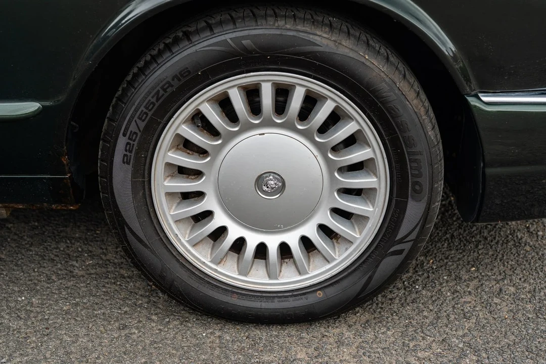 1998 Jaguar X308 XJ - Image 13 of 30