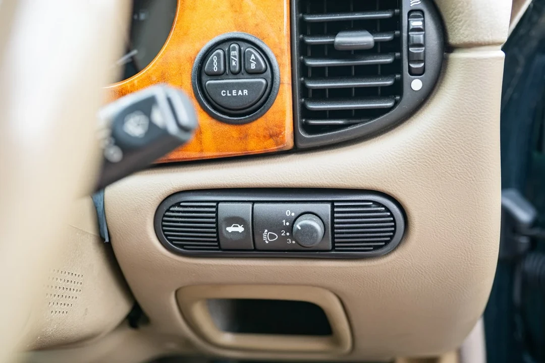 1998 Jaguar X308 XJ - Image 23 of 30