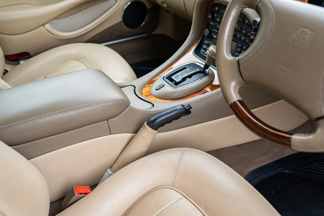 1998 Jaguar X308 XJ - Image 16 of 30