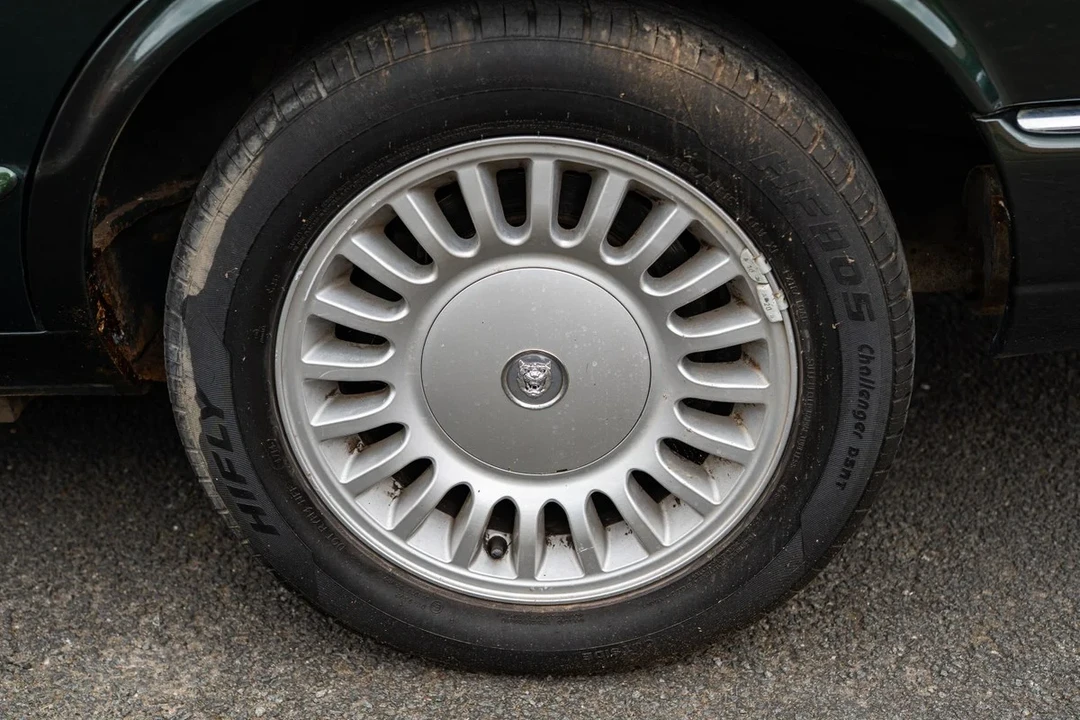 1998 Jaguar X308 XJ - Image 15 of 30