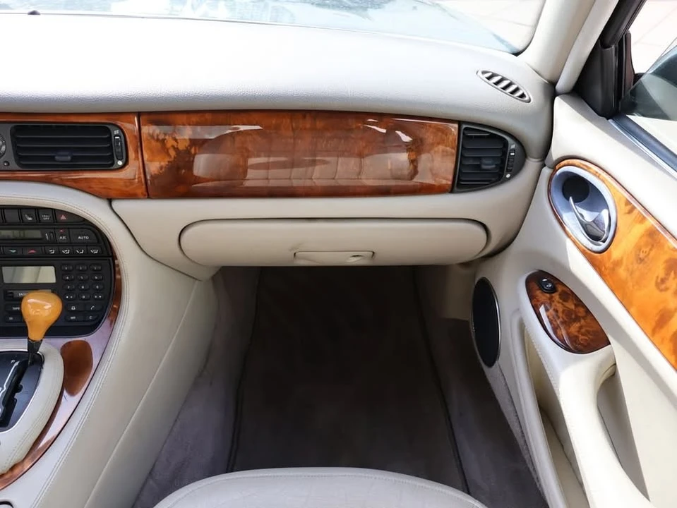 1998 Jaguar X308 XJ - Image 16 of 20