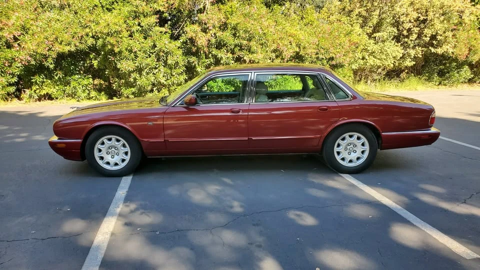 1998 Jaguar X308 XJ - Image 2 of 17