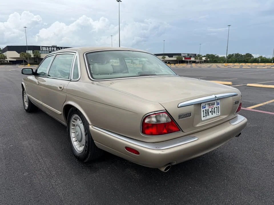 1998 Jaguar X308 XJ - Image 2 of 11