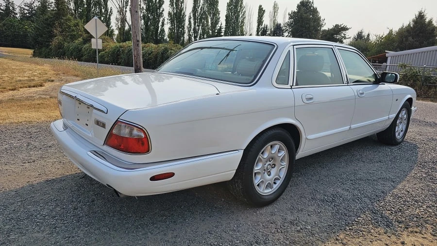 1998 Jaguar X308 XJ - Image 2 of 11