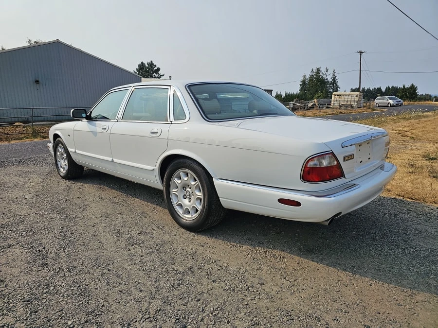 1998 Jaguar X308 XJ - Image 6 of 11
