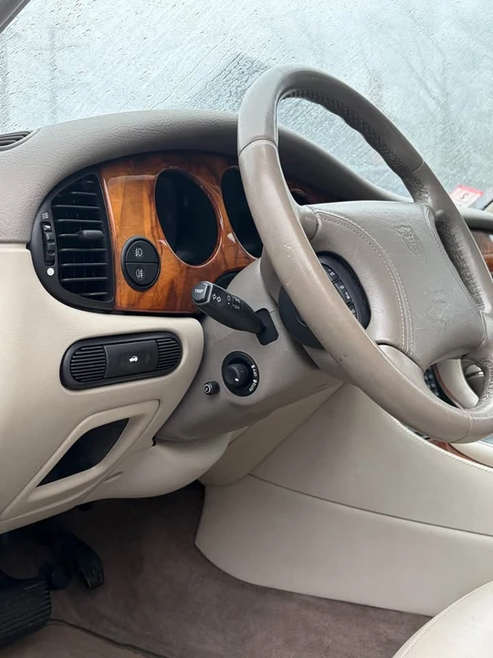 1998 Jaguar X308 XJ - Image 11 of 20