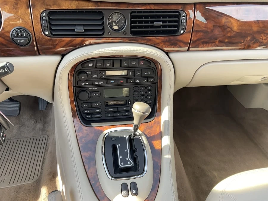 1998 Jaguar X308 XJ - Image 9 of 11