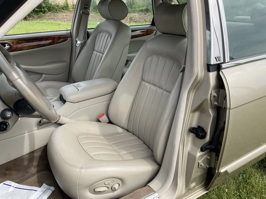 1998 Jaguar X308 XJ - Image 4 of 11