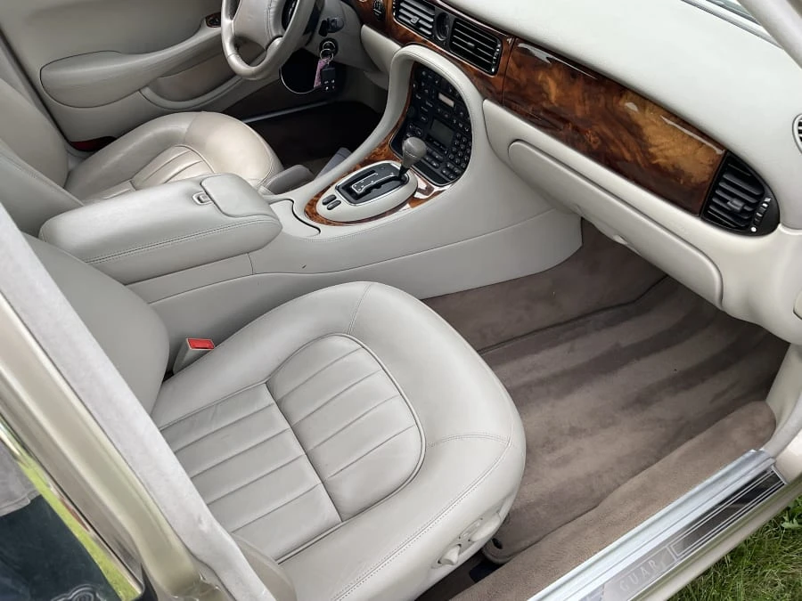 1998 Jaguar X308 XJ - Image 7 of 11