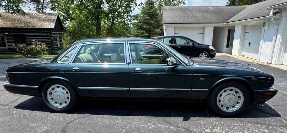 1998 Jaguar X308 XJ - Image 2 of 10