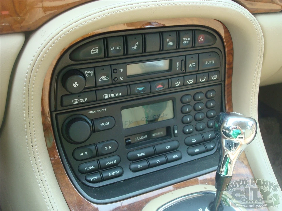 1998 Jaguar X308 XJ - Image 5 of 31