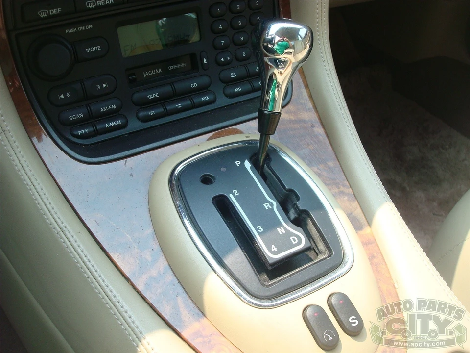 1998 Jaguar X308 XJ - Image 13 of 31