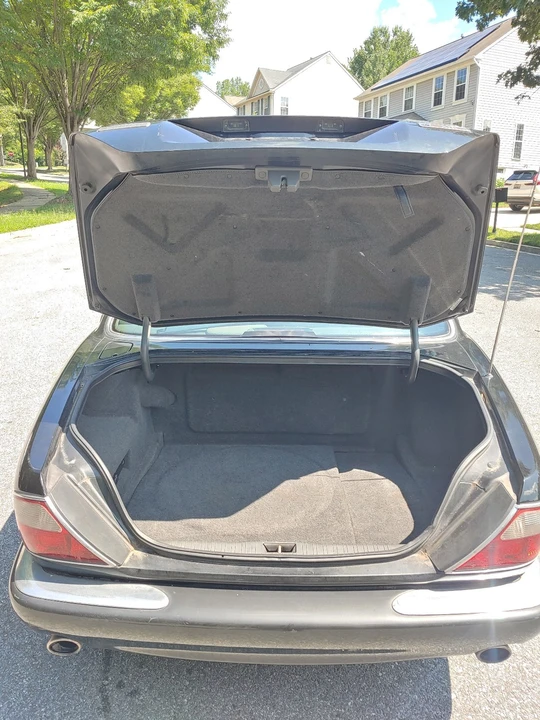 1998 Jaguar X308 XJR - Image 9 of 19