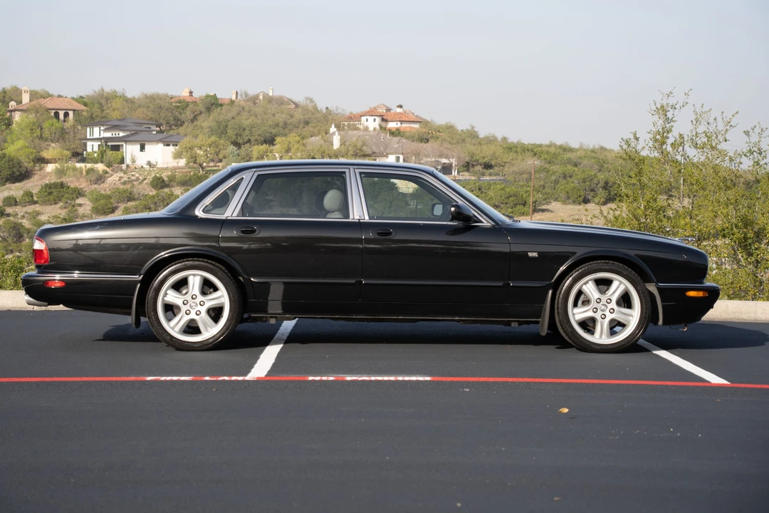 1998 Jaguar X308 XJR - Image 8 of 31