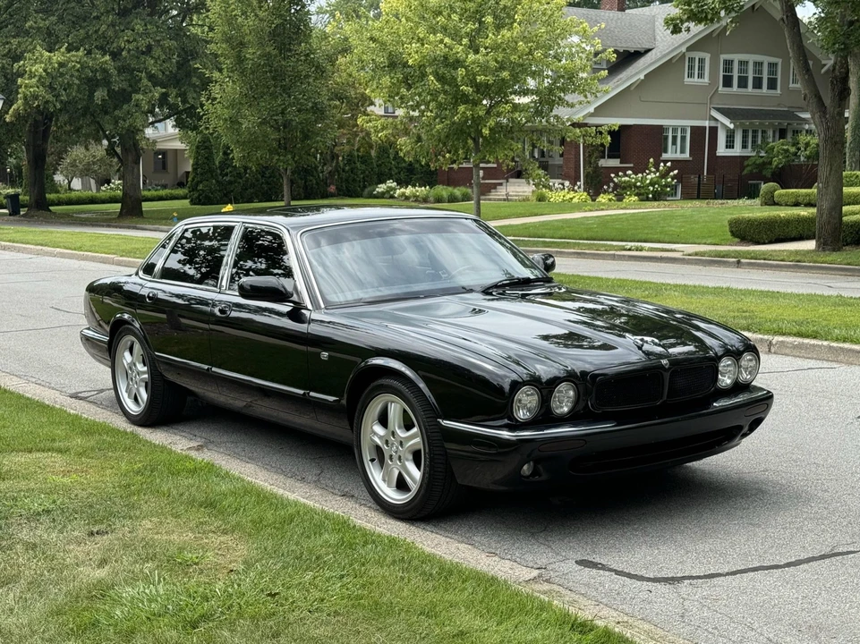 1998 Jaguar X308 XJR - Image 2 of 31