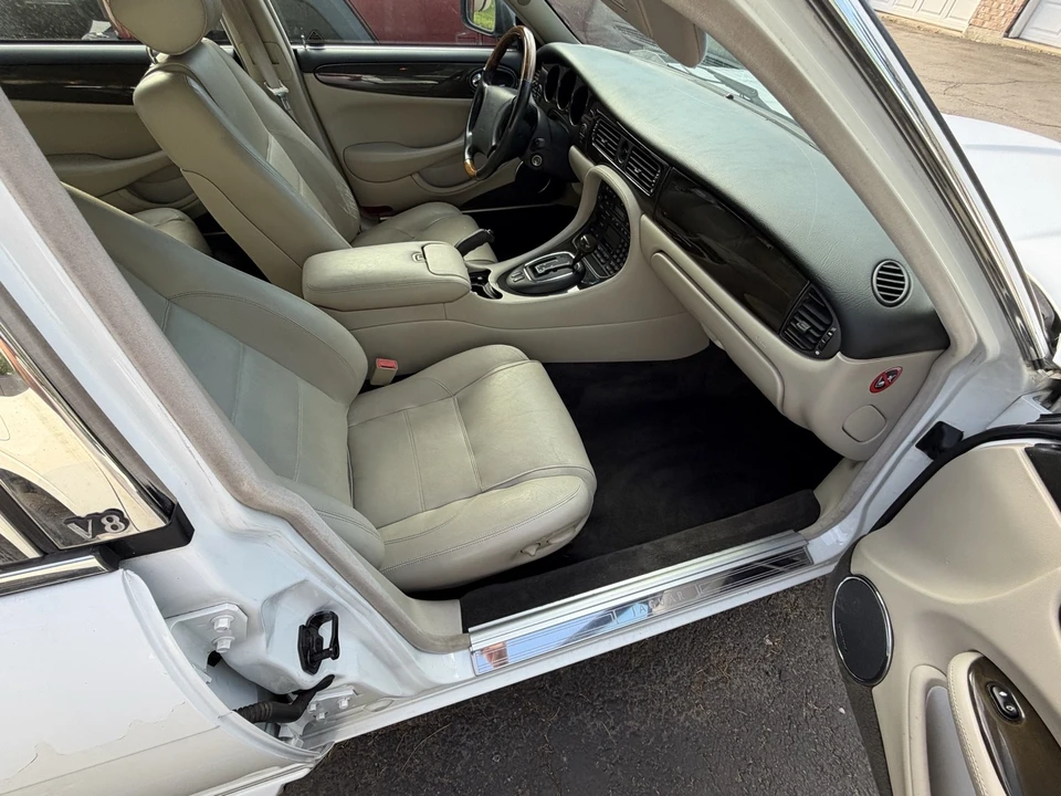1998 Jaguar X308 XJR - Image 29 of 31
