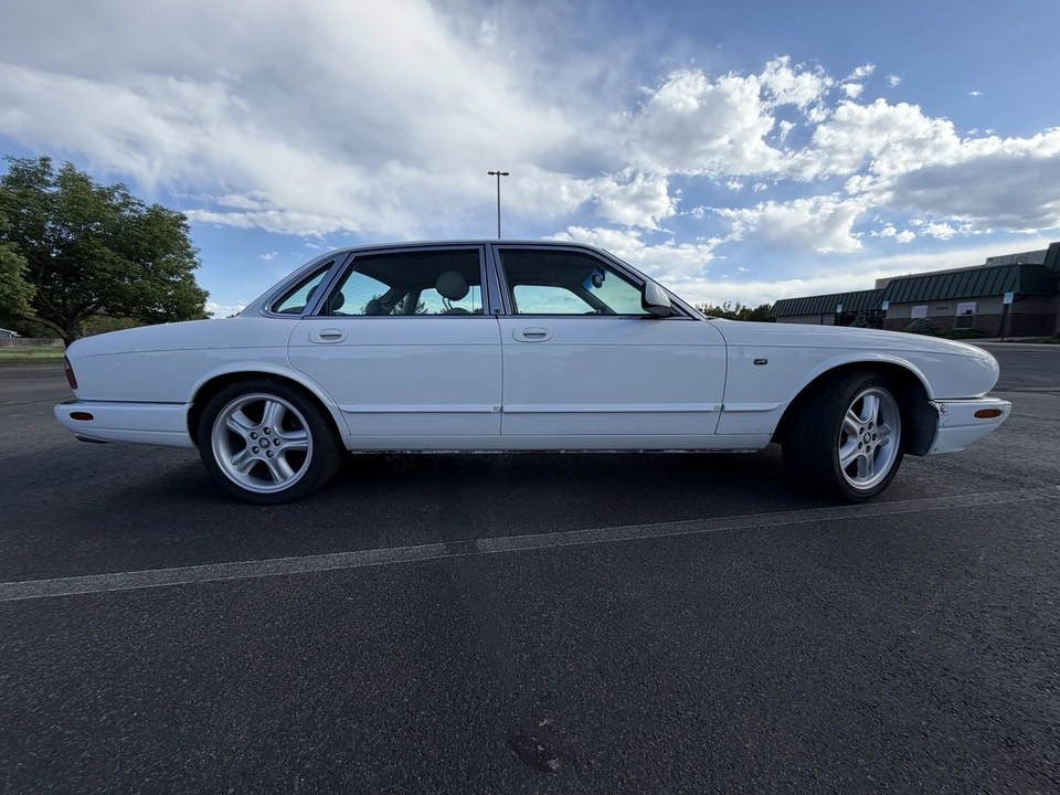 1998 Jaguar X308 XJR - Image 22 of 31