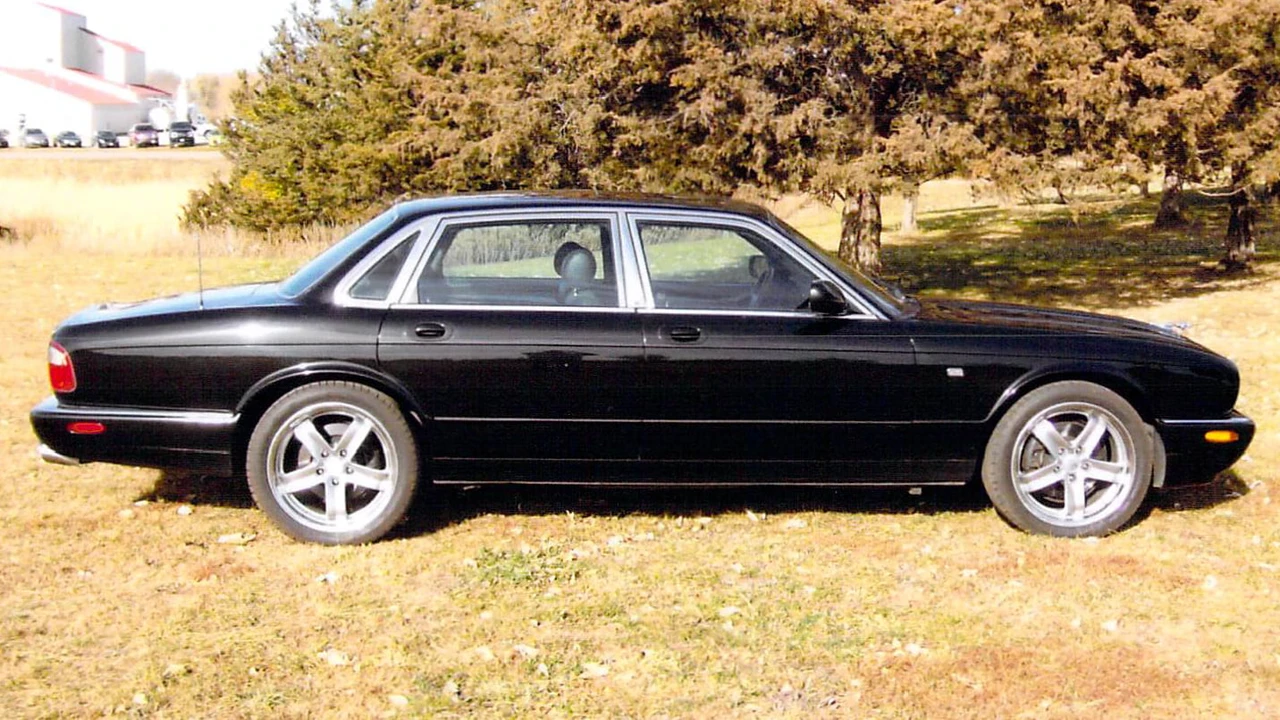 1998 Jaguar X308 XJR - Image 2 of 7
