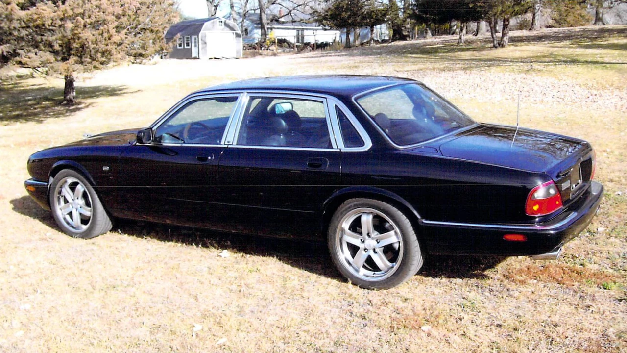 1998 Jaguar X308 XJR - Image 3 of 7