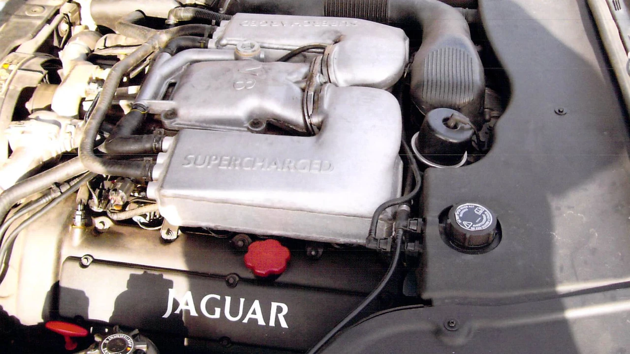 1998 Jaguar X308 XJR - Image 5 of 7