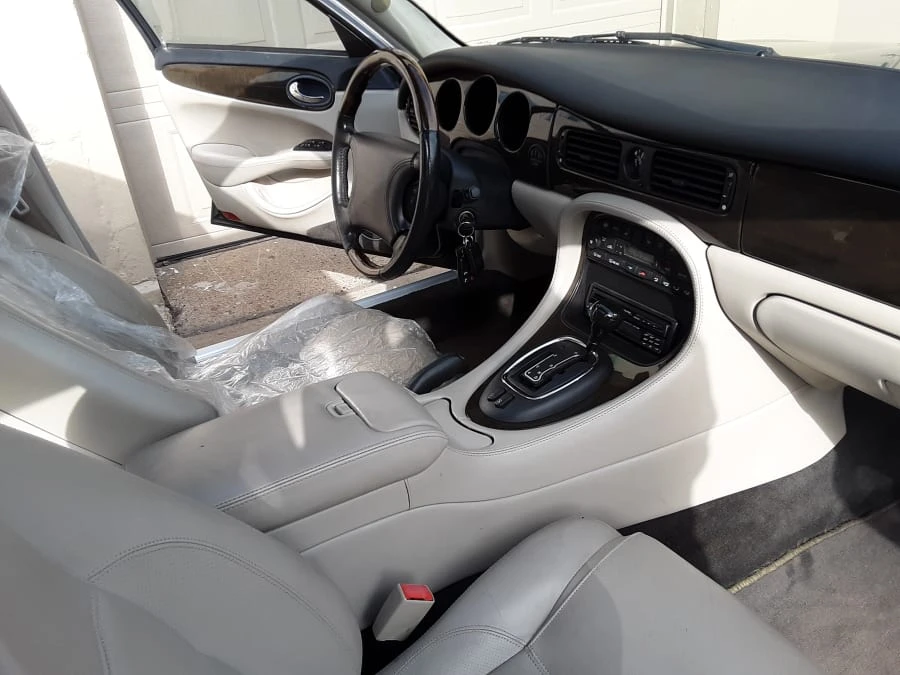1998 Jaguar X308 XJR - Image 4 of 9