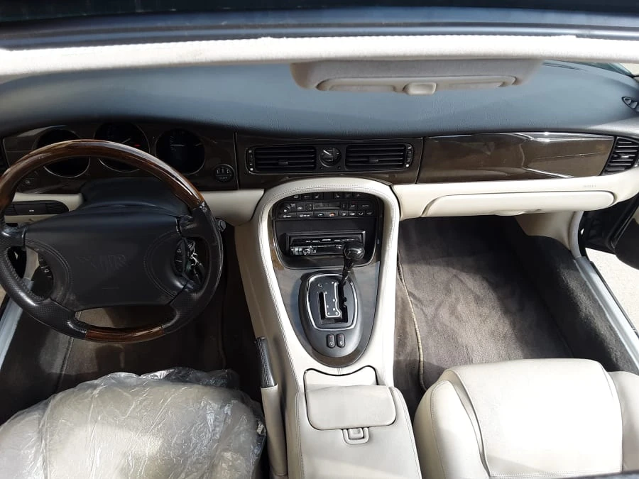 1998 Jaguar X308 XJR - Image 3 of 9
