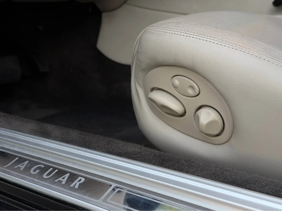 1998 Jaguar X308 XJR - Image 14 of 17