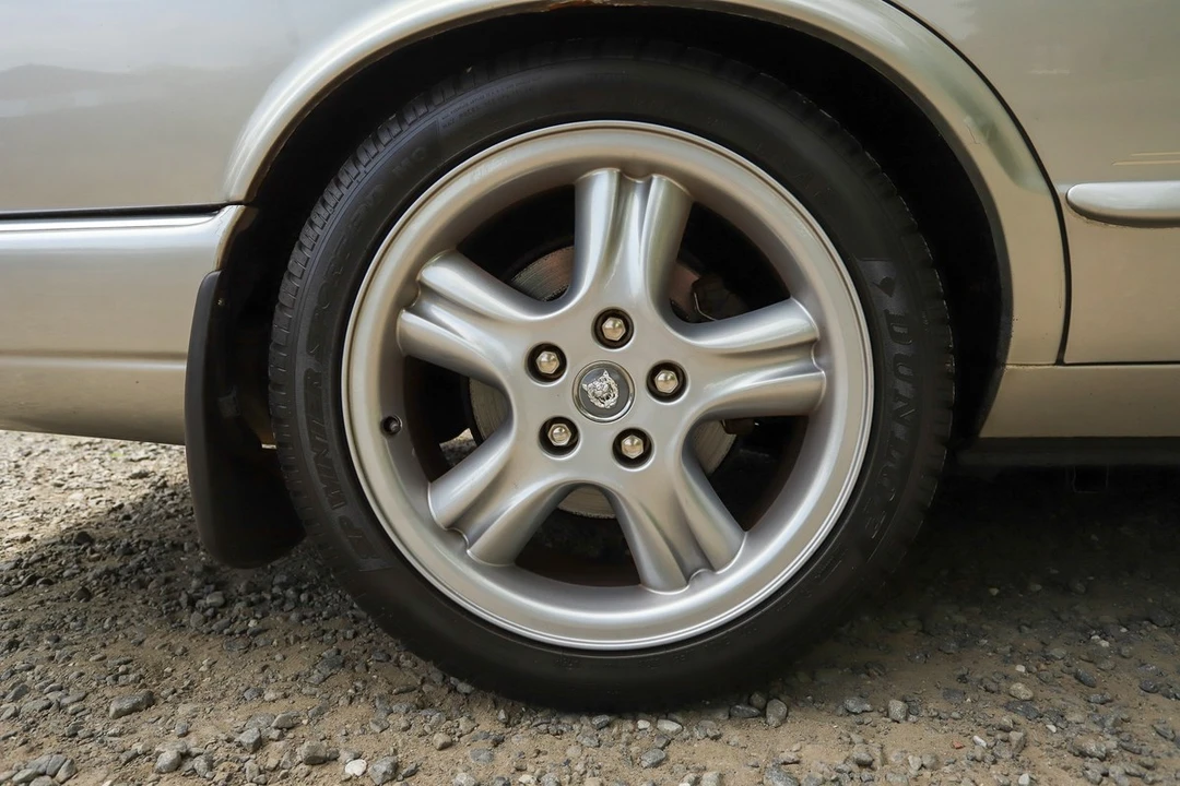 1998 Jaguar X308 XJR - Image 13 of 30