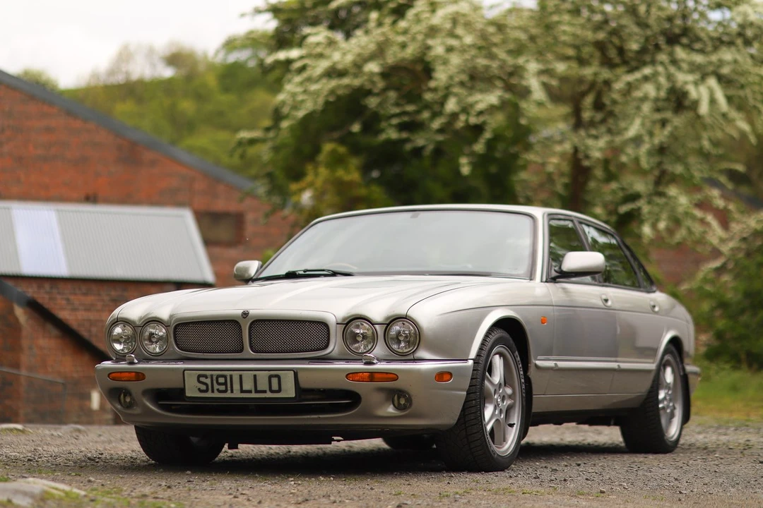 1998 Jaguar X308 XJR - Image 4 of 30
