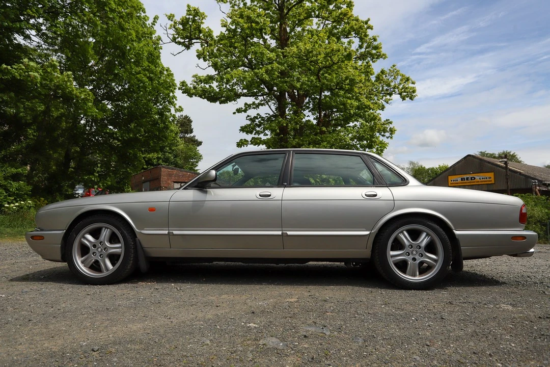 1998 Jaguar X308 XJR - Image 5 of 30