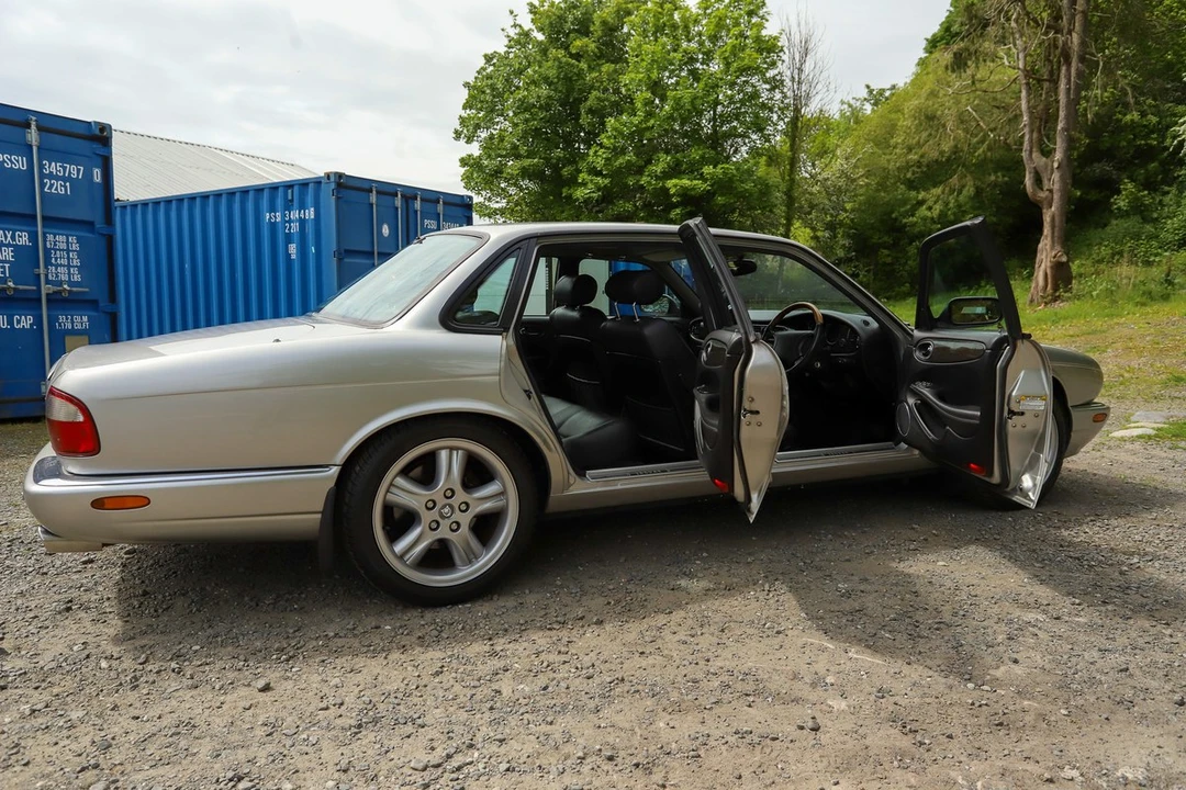 1998 Jaguar X308 XJR - Image 11 of 30