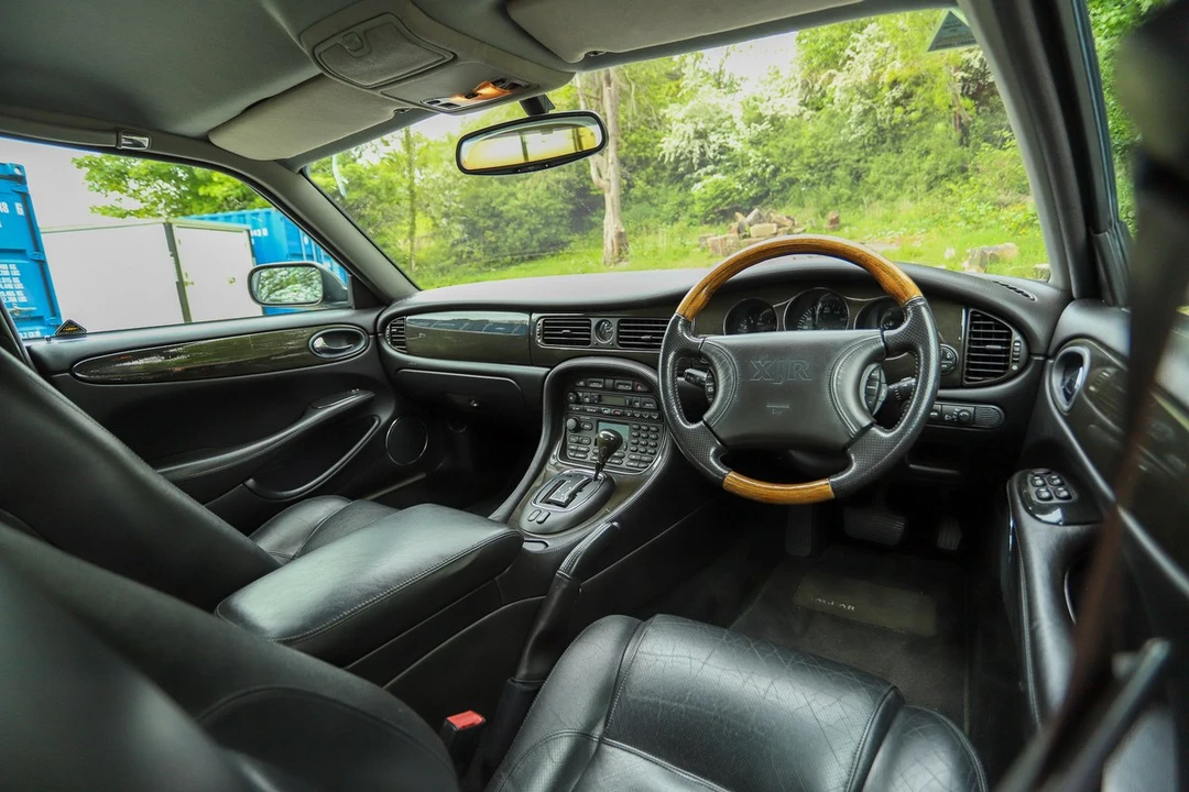 1998 Jaguar X308 XJR - Image 18 of 30
