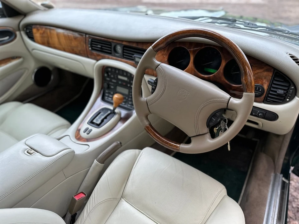 1998 Jaguar X308 XJR - Image 24 of 30