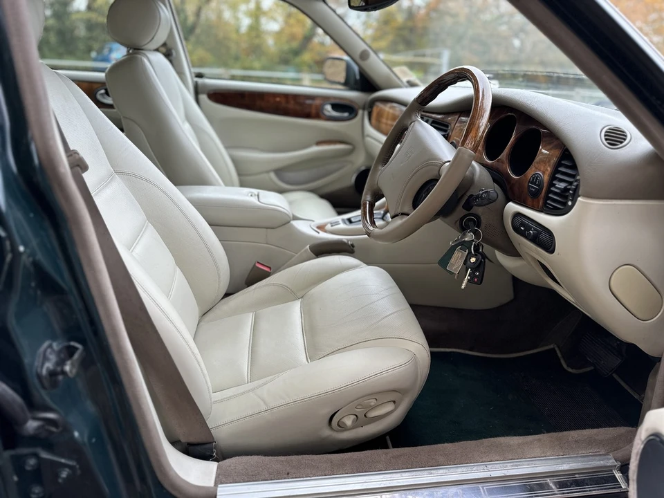 1998 Jaguar X308 XJR - Image 23 of 30
