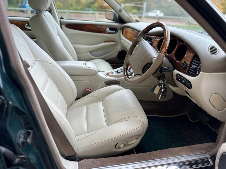 1998 Jaguar X308 XJR - Image 22 of 30