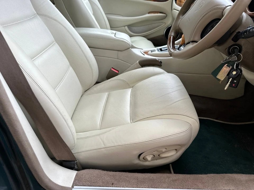 1998 Jaguar X308 XJR - Image 26 of 30
