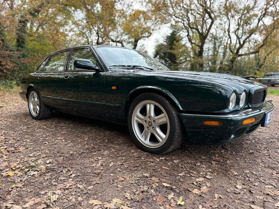 1998 Jaguar X308 XJR - Image 14 of 30