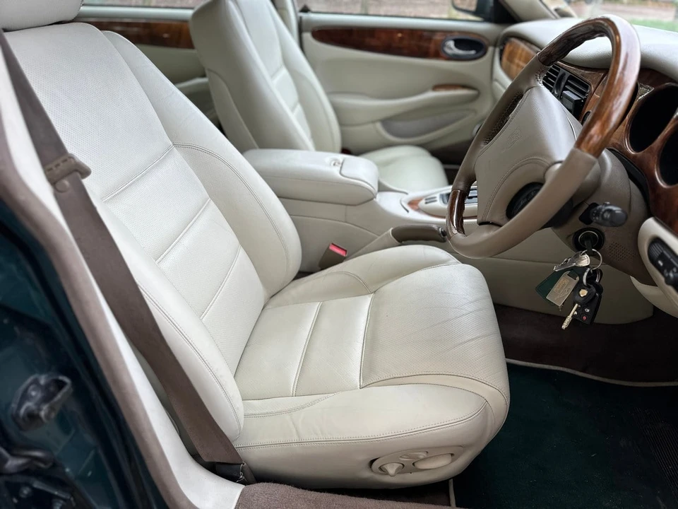 1998 Jaguar X308 XJR - Image 27 of 30
