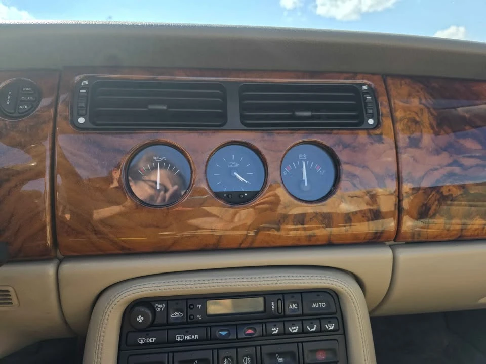 1998 Jaguar X100 XK8 - Image 9 of 12