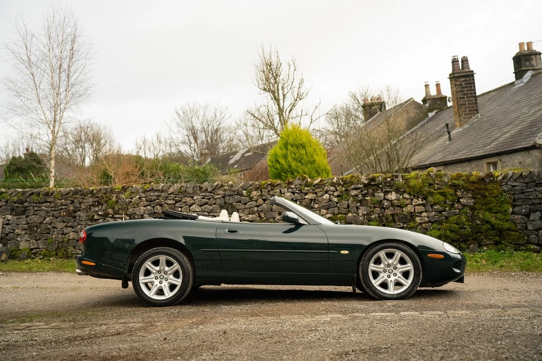 1998 Jaguar X100 XK8 - Image 25 of 30