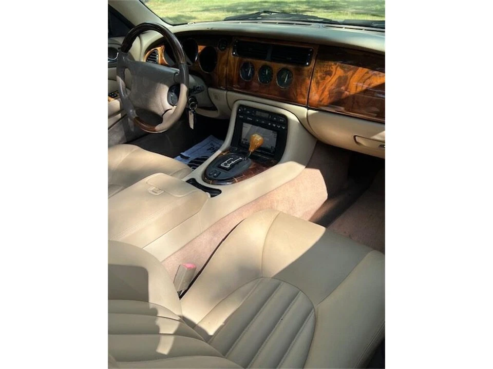 1998 Jaguar X100 XK8 - Image 7 of 24