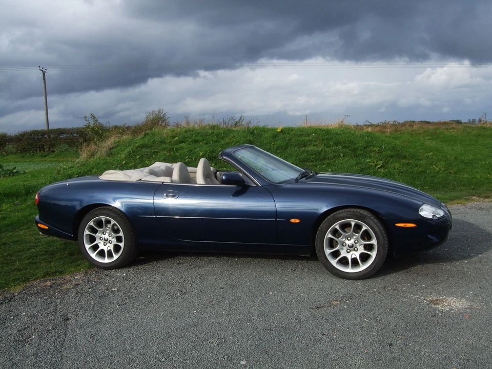 1998 Jaguar X100 XK8 - Image 2 of 2