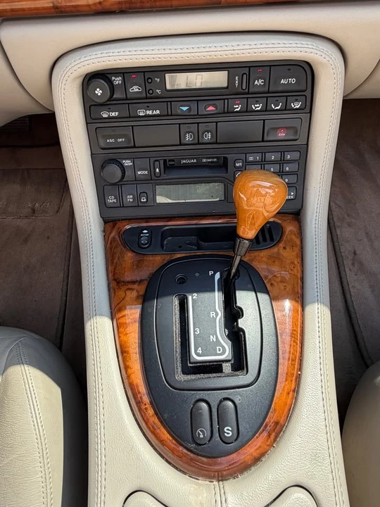 1998 Jaguar X100 XK8 - Image 16 of 20