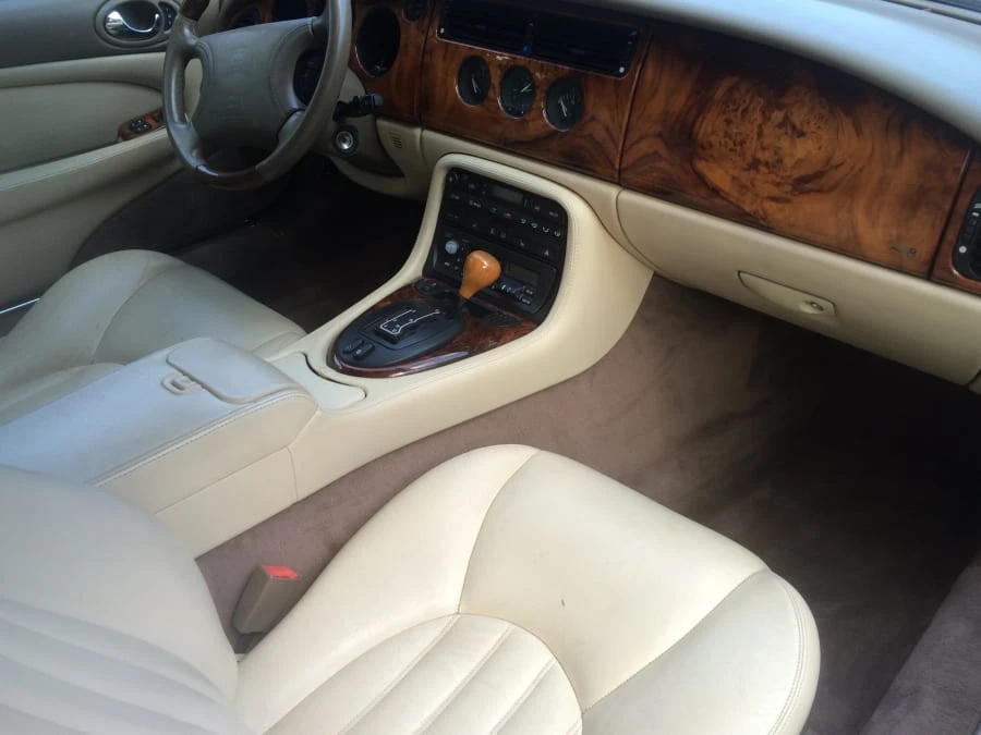 1998 Jaguar X100 XK8 - Image 4 of 7