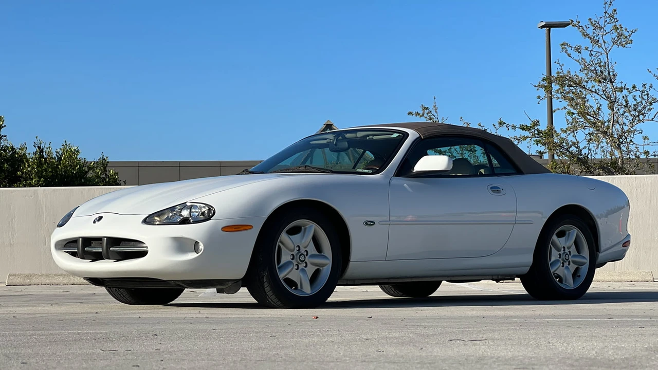 1998 Jaguar X100 XK8 - Image 5 of 7
