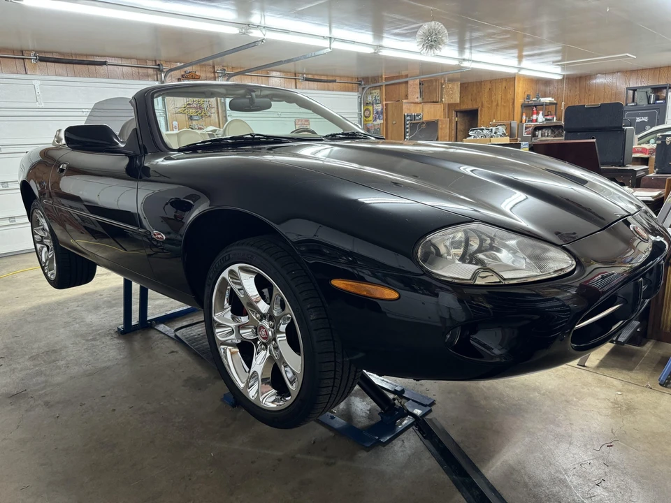 1998 Jaguar X100 XK8 - Image 16 of 31
