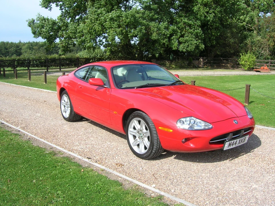 1998 Jaguar X100 XK8 - Image 3 of 4